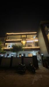 Fotografie z fotogalerie ubytování Hotel Rustam Residency v destinaci Gurgáon + 16 fotografií