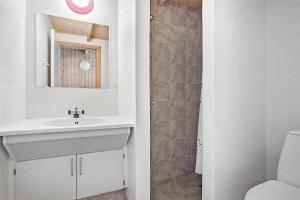 Ένα μπάνιο στο JB255-Fjerritslev-Blabaerstien-22 +17 φωτογραφίες