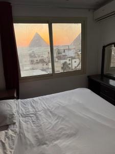 صورة لـ Middle East pyramid veiw في القاهرة