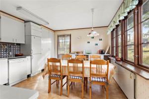 Η κουζίνα ή μικρή κουζίνα στο KAL108-Orrefors-c-o-Paasman-Gravoergatan-5