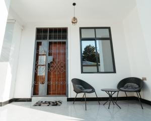 Φωτογραφία από το άλμπουμ του Entire house - all rooms AC - close to beach - washingmachine στο Νταρ ες Σαλάμ