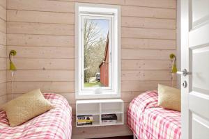 Φωτογραφία από το άλμπουμ του SKA601-Roeke-Roeke-Algustorp-4198 σε Röke +26 φωτογραφίες