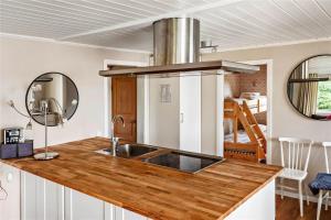 Η κουζίνα ή μικρή κουζίνα στο HAL314-Unnaryd-Ropareudden-5