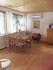 Φωτογραφία από το άλμπουμ του VGO715-Hova-Hulan-Strandvaegen-9 σε Vallsjöbol