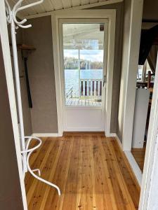 Φωτογραφία από το άλμπουμ του JON740-Hult-Foersjoevaegen-55 σε Hult