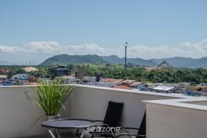 En generel udsigt til bjerge eller udsigt til bjerge taget fra lejligheden