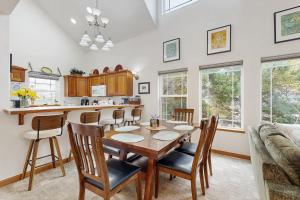 Gallery image of Spring Lake Retreat in Rockaway Beach +15 photos