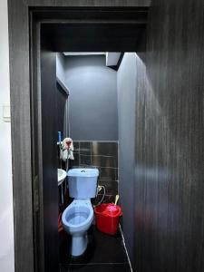 Koupelna v ubytování Service Apartment + 7 fotografií