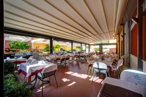Restaurace v ubytování Hotel Skradinski Buk