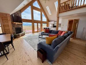 Χώρος καθιστικού στο Sky Acres Lodge