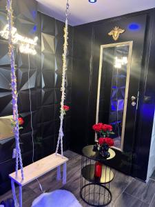 Ένα μπάνιο στο Love Room élégante spa privatif et extérieur cosy +2 φωτογραφίες