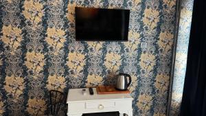 Μια τηλεόραση ή/και κέντρο ψυχαγωγίας στο Tuzla Sahil Enjoy Hotel