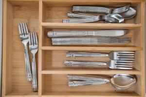 Photo de la galerie de l'établissement Stylish 2BR Arlington Near DC Free Parking & Gym, à Arlington 24 autres photos