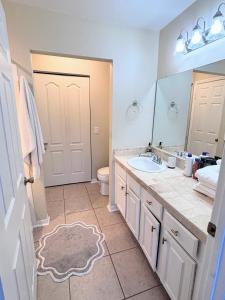 Fotografie z fotogalerie ubytování Condo near Jax Beach and Mayo Clinic v destinaci Jacksonville