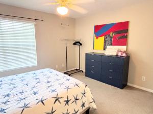 Fotografie z fotogalerie ubytování Condo near Jax Beach and Mayo Clinic v destinaci Jacksonville + 12 fotografií