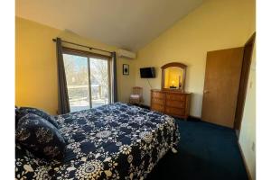 Fotografie z fotogalerie ubytování Sweet Darlene with Hot Tub, Game Room and Pet Friendly v destinaci Towamensing Trails + 56 fotografií