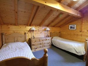 Postel nebo postele na pokoji v ubytování Chalet typique 5 chambres pour 10 personnes avec Wi-Fi et terrasse - FR-1-572-303