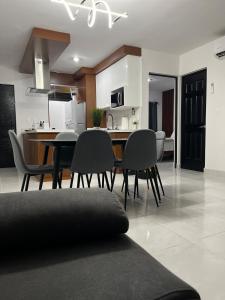 Dapur atau dapur kecil di Modern and central apartment