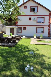 Ein Garten an der Unterkunft Guest Accommodation Zone