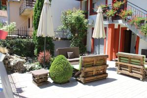 Ein Garten an der Unterkunft Guest Accommodation Zone
