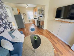 Η κουζίνα ή μικρή κουζίνα στο Central Berkeley Garden Oasis