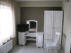 TV a/nebo společenská místnost v ubytování Family Hotel Kartala