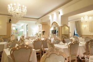 Posezení v ubytování Hotel Astigiana & Appartamenti