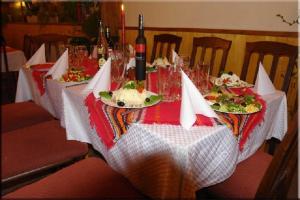 Φαγητό σε αυτός ο ξενώνας ή κάπου εκεί κοντά