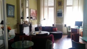 Lounge nebo bar v ubytování Au Château Des Thermes