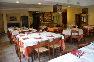 Restaurace v ubytování Hotel Ristorante Bagnaia + 37 fotografií