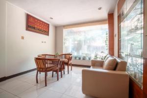 Posezení v ubytování Rehat at Hotel 10 Buah Batu