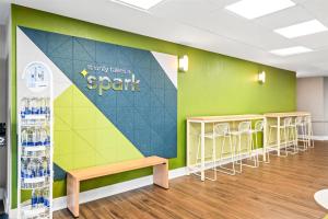 Restaurace v ubytování Spark by Hilton Orlando near Universal