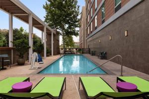 Bazén v ubytování Home2 Suites by Hilton Houston Energy Corridor nebo v jeho okolí