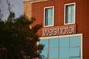 Certifikát, hodnocení, plakát nebo jiný dokument vystavený v ubytování Wes Hotel