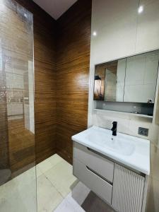 Koupelna v ubytování Vcube Residence - 2BR Apt Near Davao International Airport + 23 fotografií