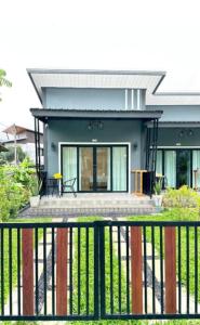 Balkón nebo terasa v ubytování Veeyava Bangtao House