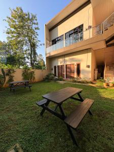 Κήπος έξω από το Kreo Guest House +14 φωτογραφίες