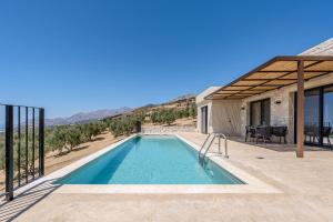 Bazén v ubytování Filade luxury villas nebo v jeho okolí