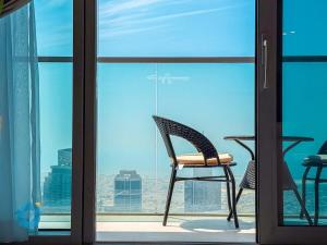 Balkón nebo terasa v ubytování Next to Burj Khalifa & Dubai Mall Luxury 2BR Grande Signature - Like Home