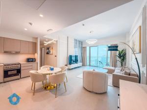 Kuchyň nebo kuchyňský kout v ubytování Next to Burj Khalifa & Dubai Mall Luxury 2BR Grande Signature - Like Home