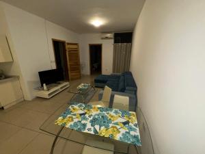 Μια τηλεόραση ή/και κέντρο ψυχαγωγίας στο Spacious, one bedroom flat in an amazing location