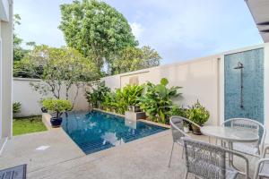 Swimmingpoolen hos eller tæt på V241 3BR Peaceful Pool Villa, Garden & Jacuzzi