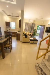 Imagen de la galería de Hotel Citrine, Vrindavan - A Four Star Luxury Retreat # By Nandan Group #, en Vrindāvan