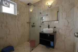 Imagen de la galería de Hotel Citrine, Vrindavan - A Four Star Luxury Retreat # By Nandan Group #, en Vrindāvan 32 fotos más