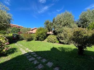 Zahrada ubytování Casa con giardino e vista lago