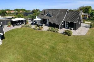 Το κτήριο όπου στεγάζεται  η παραθεριστική κατοικία