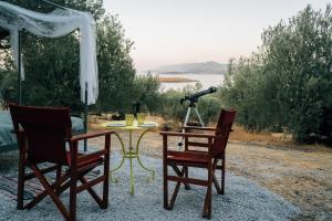 Φυσικό τοπίο κοντά σε οργανωμένο κάμπινγκ