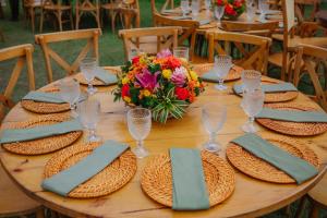 En restaurant eller et andet spisested på EnseadaPrime eventos e casamentos beira-mar na Praia Enseada dos Corais PE para 300 Pessoas