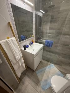 Koupelna v ubytování Vivenda Rosa Lagos + 50 fotografií