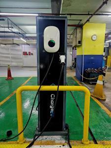 une machine avec un appareil photo dans une pièce dans l'établissement NEW Bangsar Trade Centre KL Mid Valley LRT Bangsar, à Kuala Lumpur 58 autres photos
